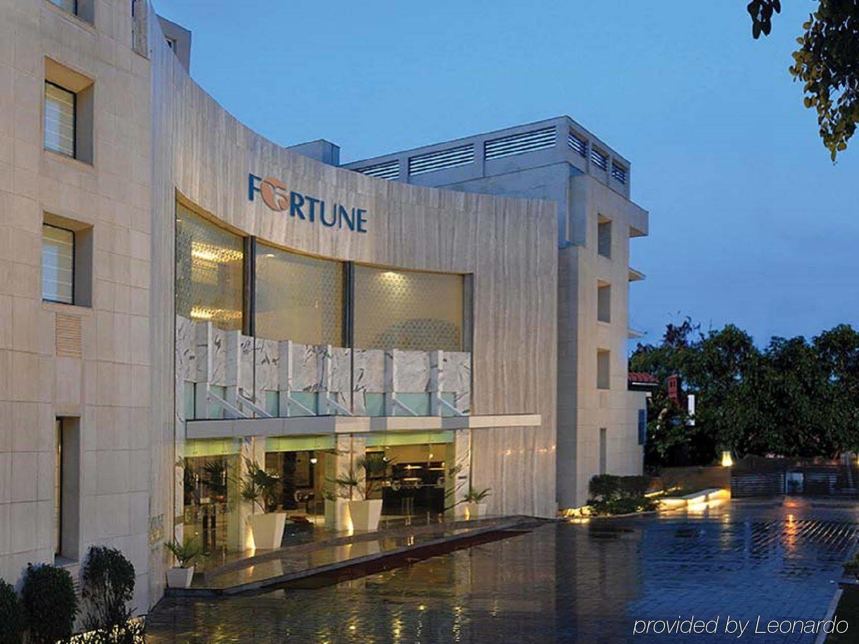 Fortune Sector 27, Noida - Member Itc Hotels' Group Exterior photo